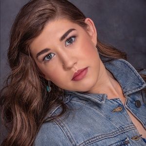 Meet your Posher, Annmarie